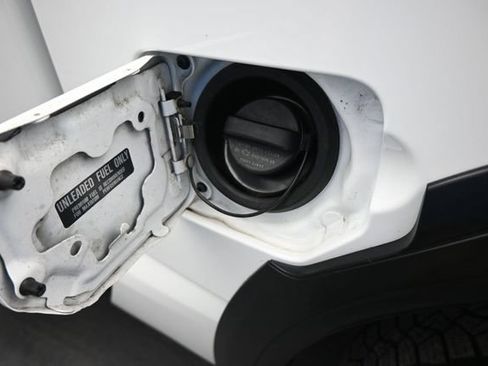 Used 2023 Nissan Titan PRO-4X w/ Pro-4x Convenience Package AWD/4WD image 19