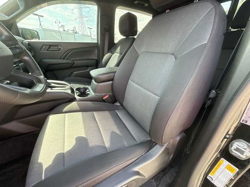 Used 2023 Chevrolet Colorado Trail Boss w/ Technology Package AWD/4WD image 33