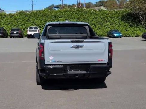 New 2025 Chevrolet Silverado EV RST AWD/4WD image 7