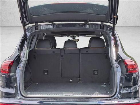 Used 2018 Porsche Cayenne AWD/4WD image 6