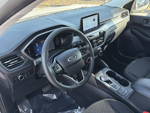 Certified 2024 Ford Escape Active w/ Cold Weather Package FWD image 17
