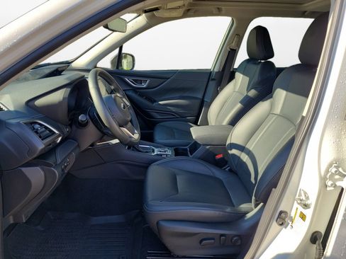 Used 2023 Subaru Forester Touring image 11