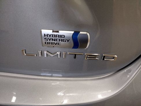 Used 2018 Toyota Avalon Limited w/ Carpet Mat Package FWD image 15