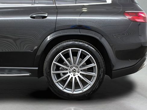 Used 2026 Mercedes-Benz GLS 580 4MATIC image 42