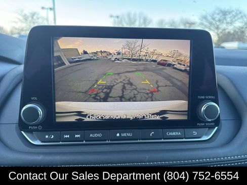 Used 2025 Nissan Rogue S image 20