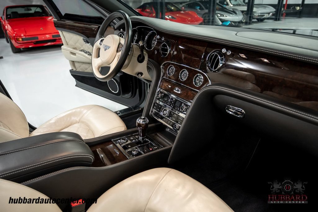 Used 2016 Bentley Mulsanne RWD image 27