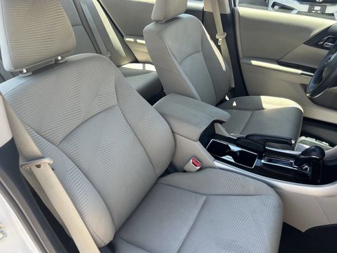 Used 2016 Honda Accord LX image 15