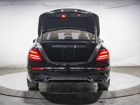 Used 2018 Mercedes-Benz E 300 image 25