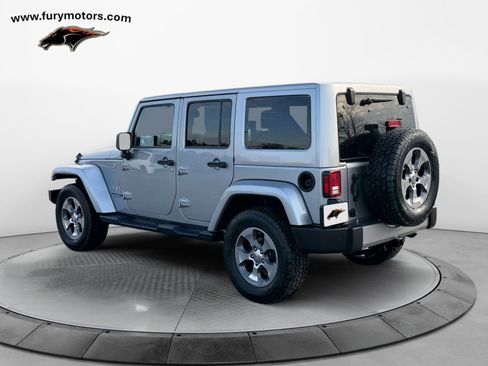 Used 2018 Jeep Wrangler Unlimited Sahara image 5