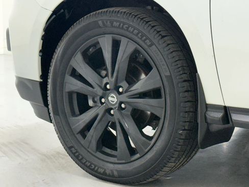 Used 2018 Nissan Pathfinder SL w/ Midnight Edition Package image 47