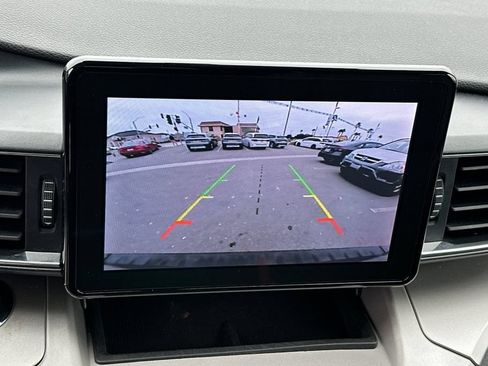 Used 2023 Ford Explorer XLT w/ Equipment Group 202A RWD image 21