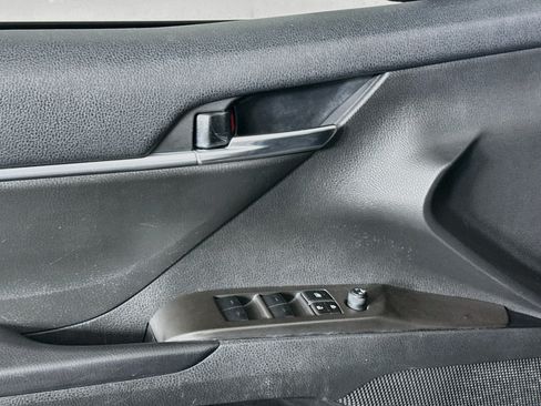 Used 2023 Toyota Camry SE FWD image 15