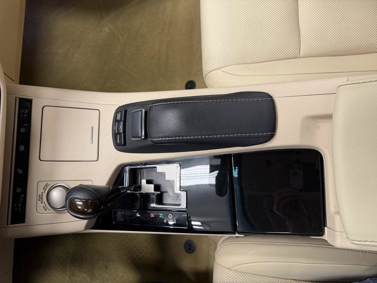 Used 2014 Lexus ES 350 w/ Luxury Package FWD image 22