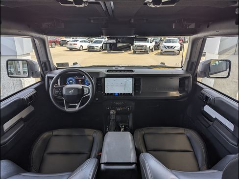 Used 2025 Ford Bronco Badlands AWD/4WD image 26