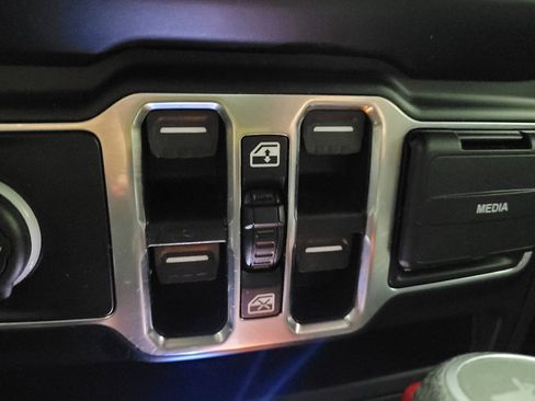 Used 2020 Jeep Wrangler Unlimited Sport S AWD/4WD image 27