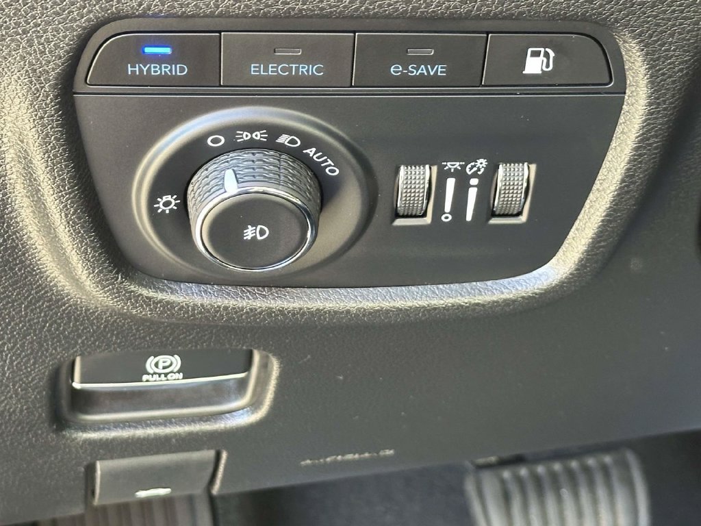 Used 2023 Jeep Grand Cherokee 4WD 4xe image 28