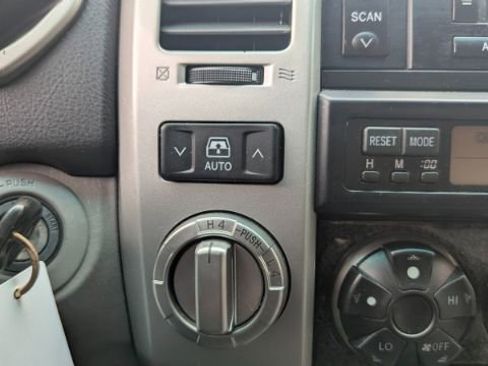 Used 2004 Toyota 4Runner Limited image 36