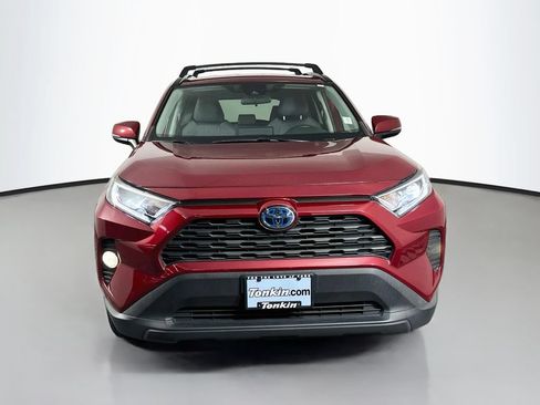 Used 2021 Toyota RAV4 XLE AWD/4WD image 3