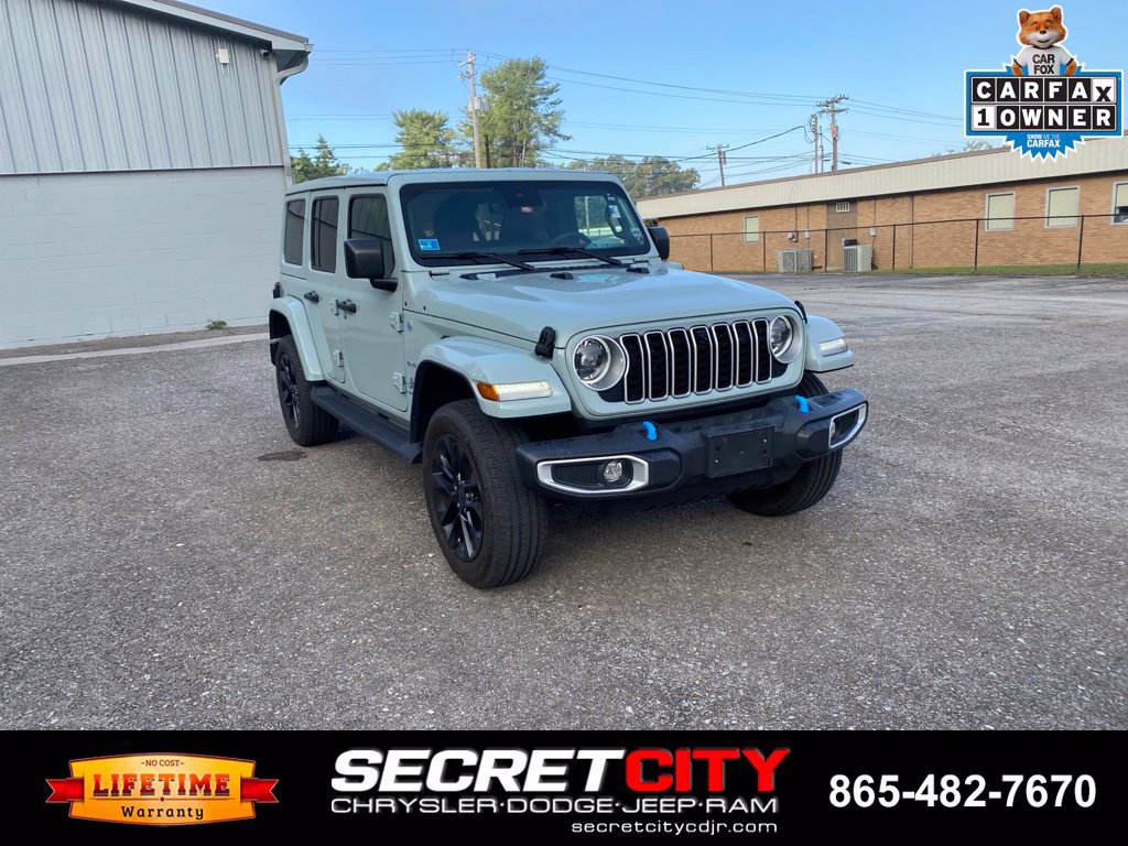Used 2024 Jeep Wrangler Unlimited Sahara w/ Technology Group AWD/4WD image 3