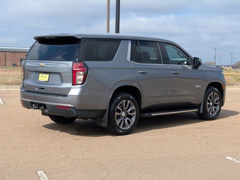 Used 2021 Chevrolet Tahoe LT w/ Luxury Package image 5
