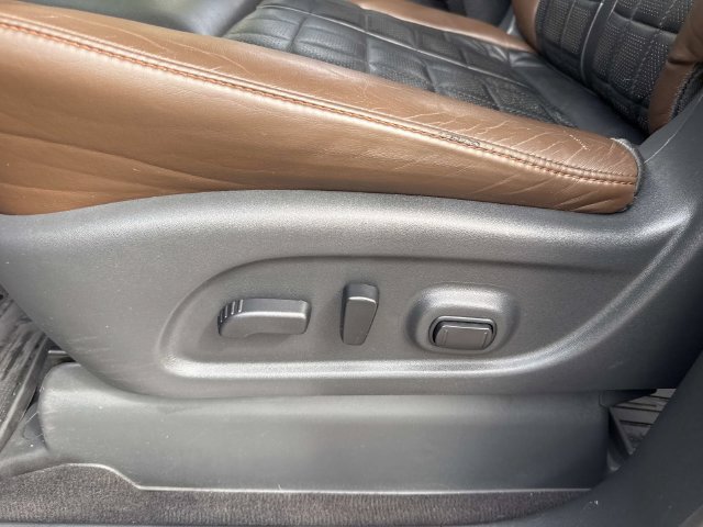 Used 2017 Nissan Titan Platinum Reserve AWD/4WD image 21
