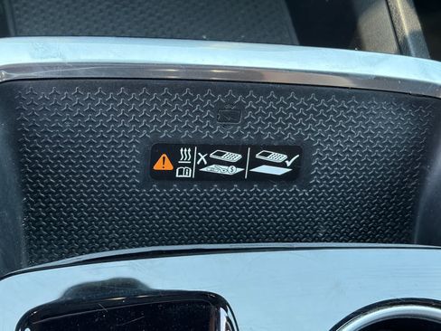 Used 2025 Chevrolet Equinox LT w/ Convenience Package II FWD image 17
