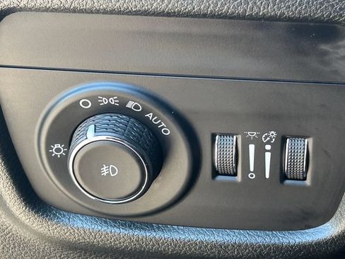 Used 2021 Jeep Grand Cherokee L Limited AWD/4WD image 23