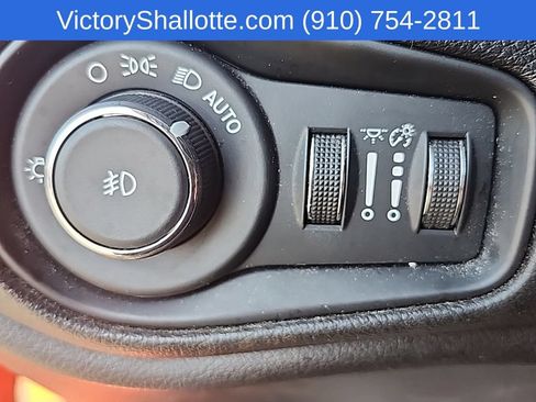 Used 2018 Jeep Renegade Altitude w/ Popular Equipment Group FWD image 12