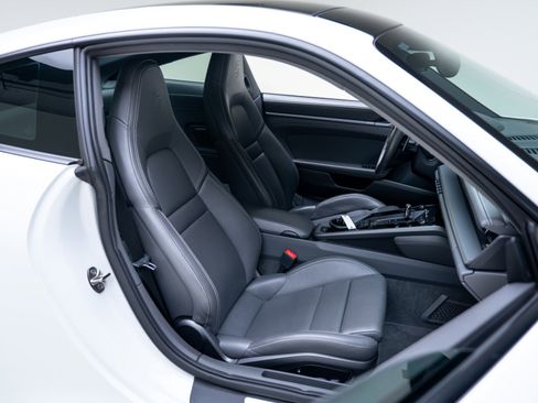 Used 2020 Porsche 911 Carrera image 37