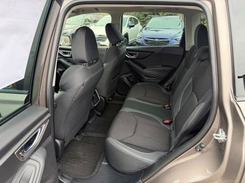 Used 2023 Subaru Forester Premium AWD/4WD image 9