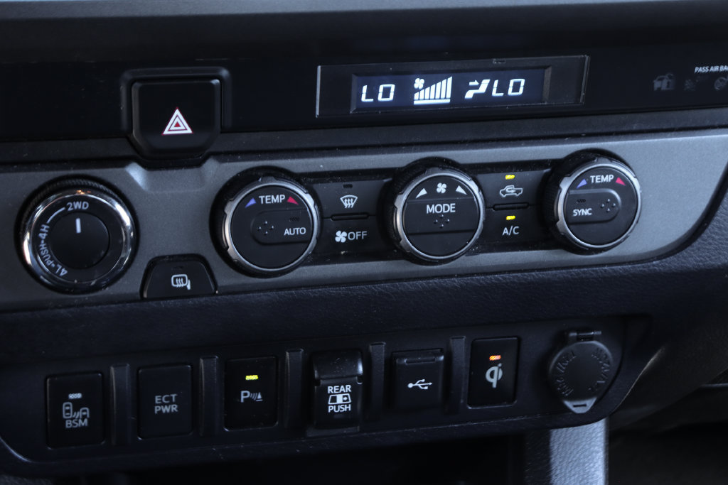 Used 2021 Toyota Tacoma TRD Off-Road w/ Technology Package AWD/4WD image 29