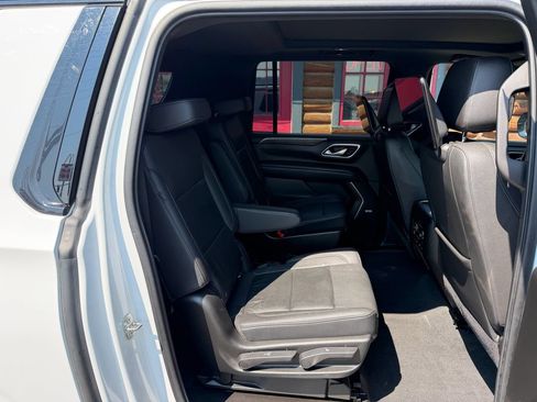 Used 2021 Chevrolet Suburban Z71 w/ Z71 Off-Road Package AWD/4WD image 27