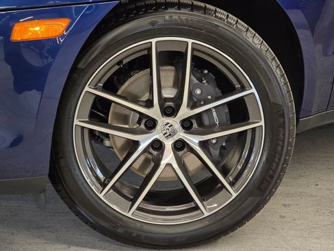 New 2026 Porsche Macan Base image 22