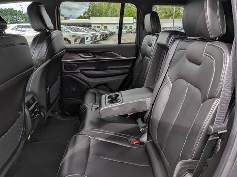 Used 2026 Jeep Grand Cherokee Limited w/ Limited Altitude Package AWD/4WD image 21