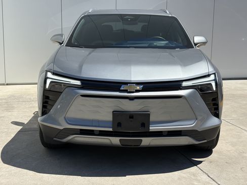 Used 2024 Chevrolet Blazer EV LT AWD/4WD image 3