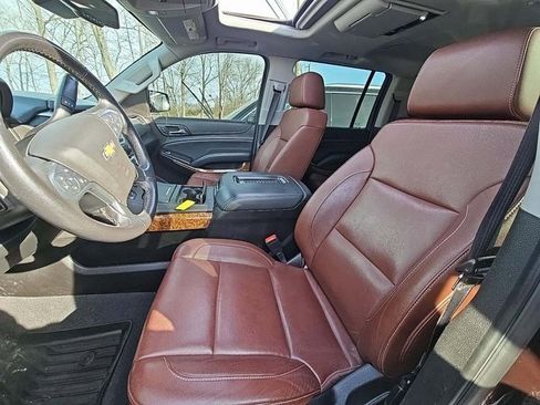 Used 2020 Chevrolet Suburban Premier w/ Premier Plus Edition image 5