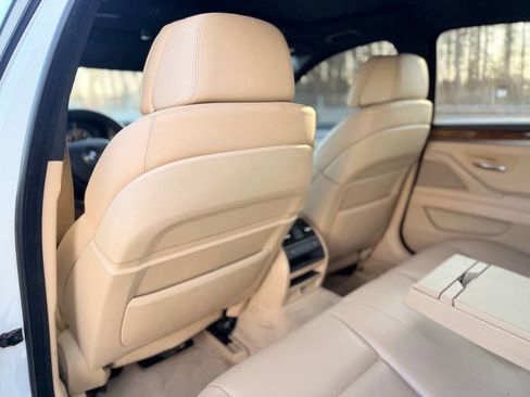 Used 2013 BMW 550i xDrive Sedan image 18