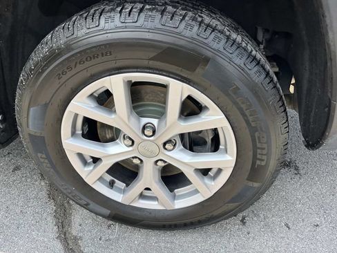 Used 2022 Jeep Grand Cherokee L Limited AWD/4WD image 14
