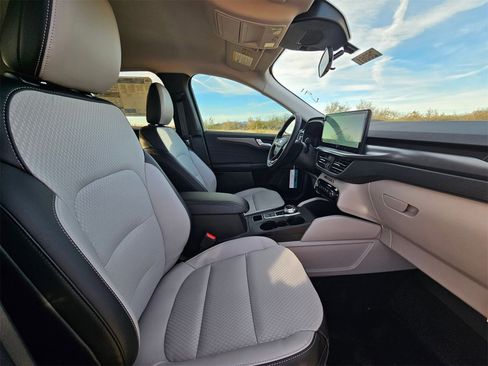 New 2026 Ford Escape SE image 23