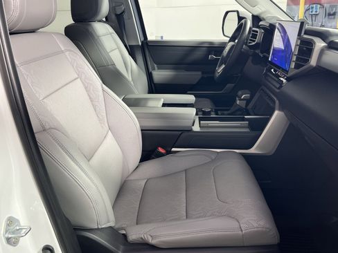 Used 2024 Toyota Sequoia Limited image 28