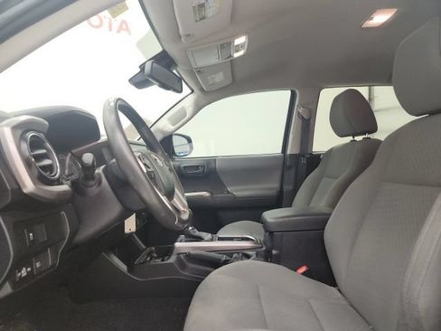Used 2022 Toyota Tacoma SR5 RWD image 15