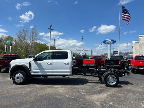 New 2026 Ford F550 4x4 Crew Cab image 6
