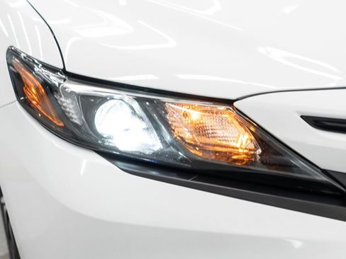 Used 2021 Toyota Camry SE FWD image 34