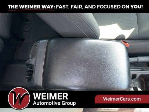 Used 2021 Jeep Wrangler Unlimited Rubicon AWD/4WD image 38