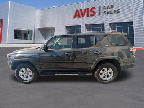 Used 2024 Toyota 4Runner SR5 AWD/4WD image 10