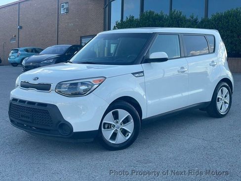 Used 2016 Kia Soul FWD image 1
