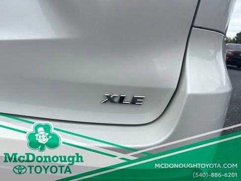 Used 2019 Toyota Highlander XLE FWD image 27
