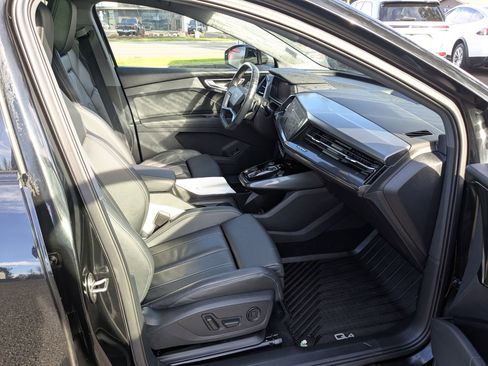 Used 2022 Audi Q4 e-tron Premium Plus image 32