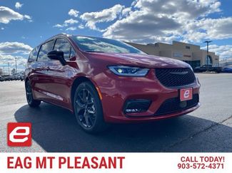 New 2026 Chrysler Pacifica Select 360° Tour