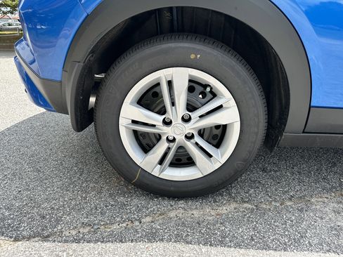 New 2025 Nissan Kicks Play S image 17